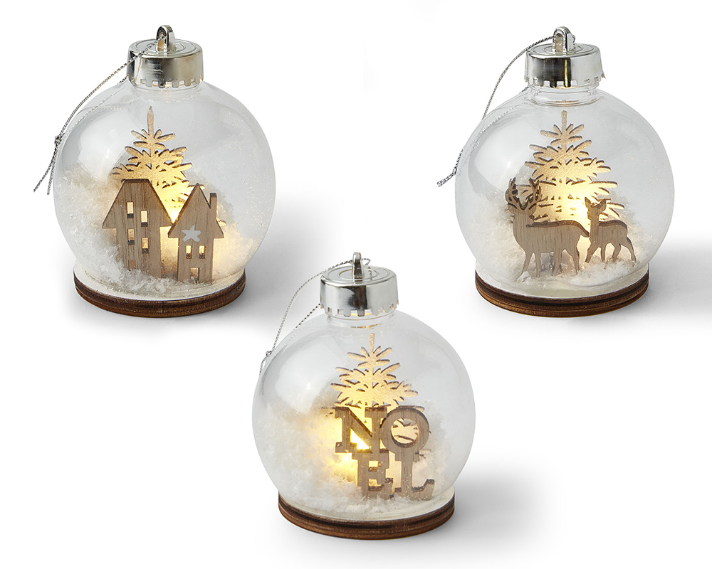 Modni jednobojni beli i drveni ukrasi za božićno drvce dostupni su u Pepco-u