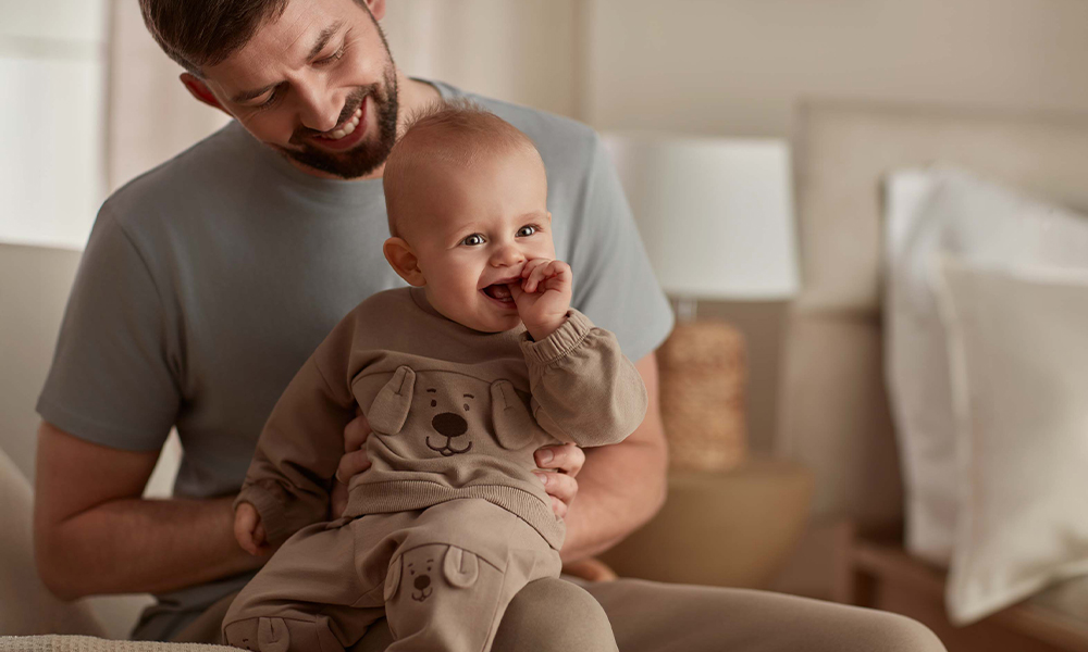 Dete u očevom krilu